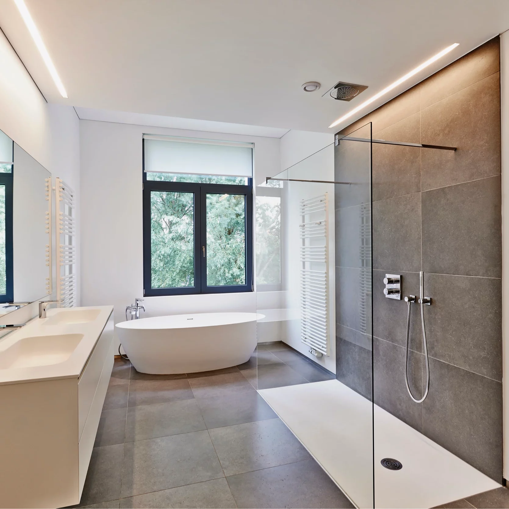 modern bathrrom with shower